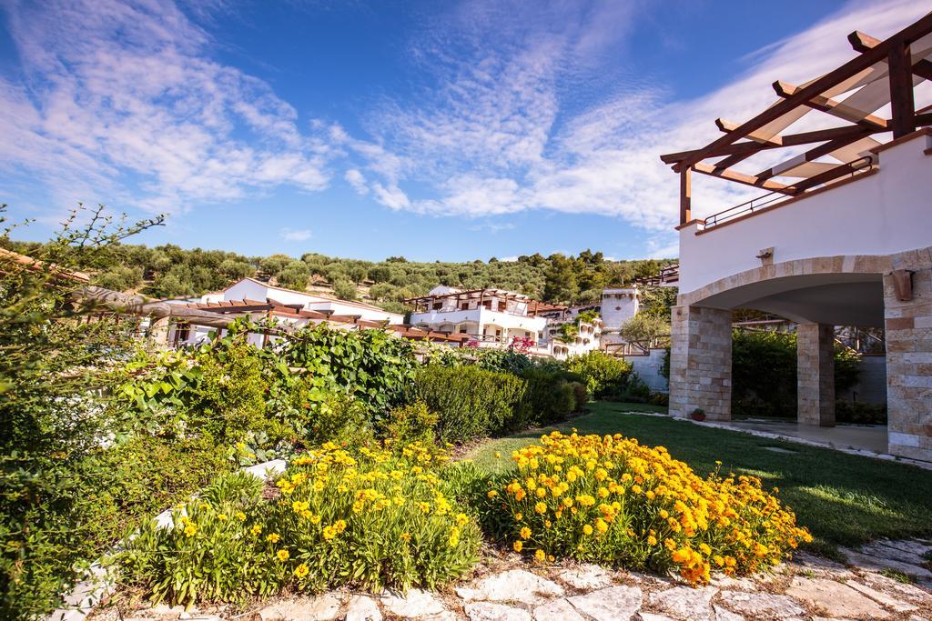 Holiday Lodge Al Porto Mattinata Extérieur photo